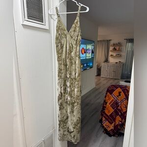 Mango Green Velvet Accent Piece